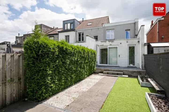 Huis te koop Mariakerke: Gezinswoning gerenoveerd