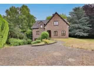 Villa te koop - 187m² - 4 slaapkamers - Grote tuin