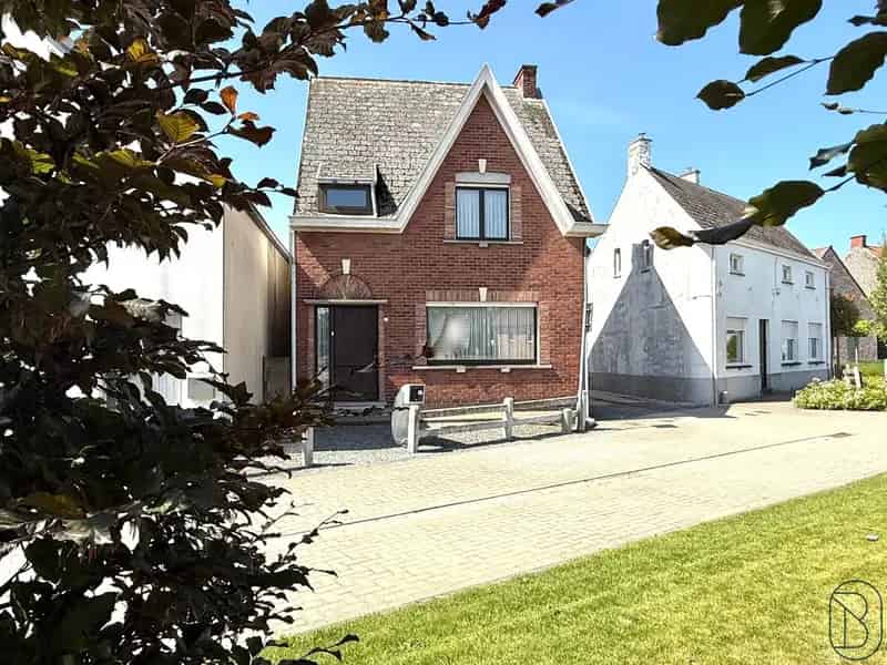 Huis te koop: Degelijke woning met veel potentieel