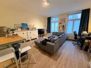 Gelijkvloers Appartement te Huur Elsene 1 Slaapkamer