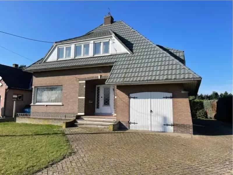 Huis te huur te Westerlo: Renovatieproject met 4 slaapkamers
