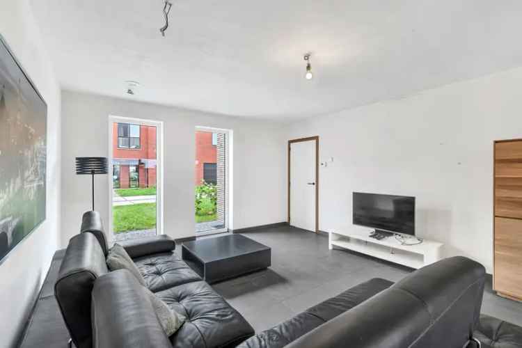 Moderne Halfopen nieuwbouwwoning