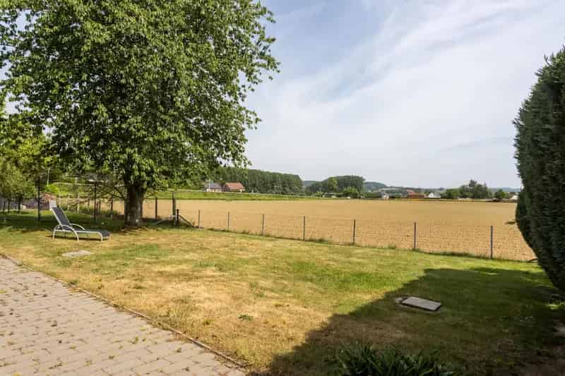 Vrijstaande Bungalow 3 Slaapkamers Rustig Gelegen