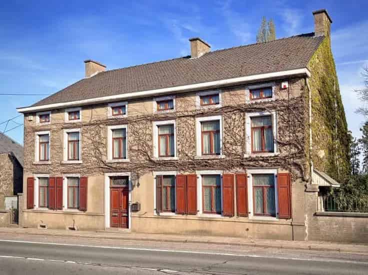Huis Te Koop 700m² met 6 slaapkamers