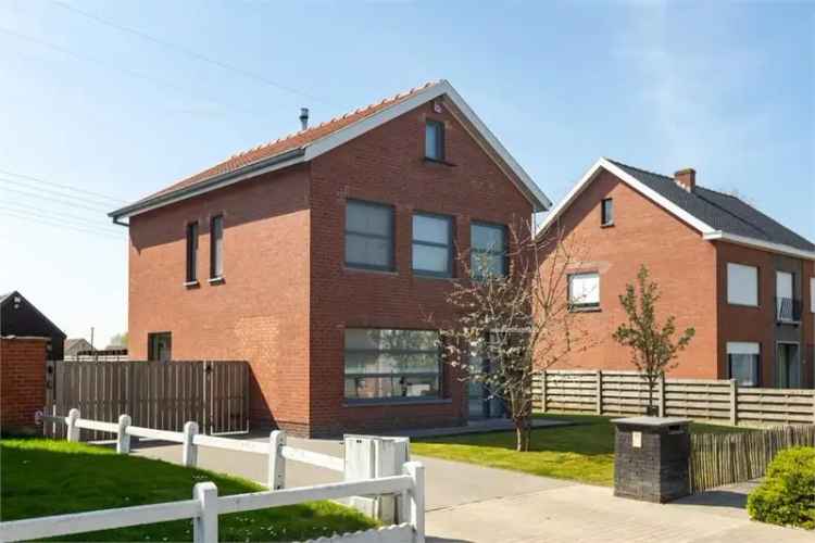 Te Koop: Vernieuwde woning Zedelgem 3 slaapkamers