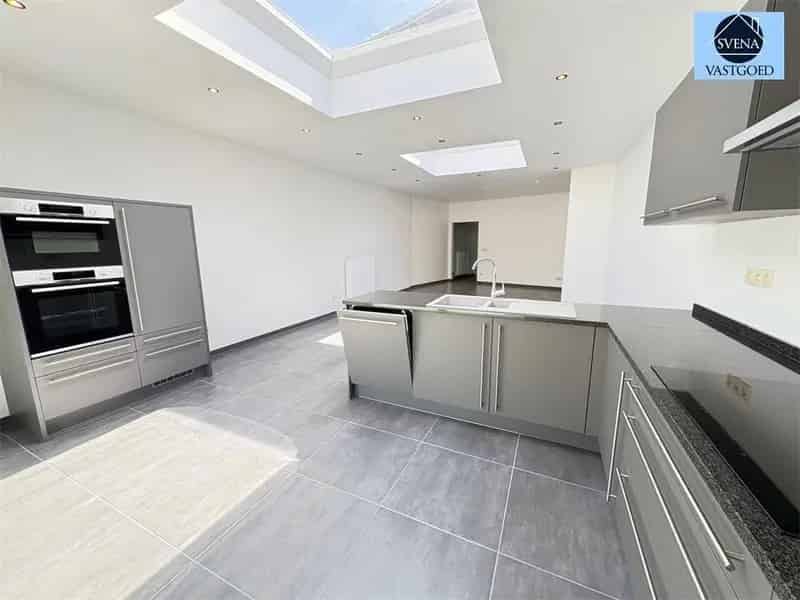 Prachtig Gerenoveerde Woning 4 Slaapkamers