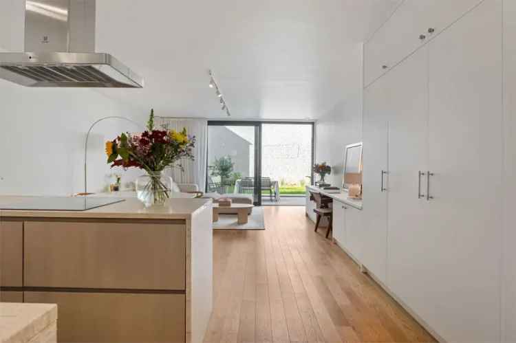 Te koop modern appartement met tuin in Antwerpen