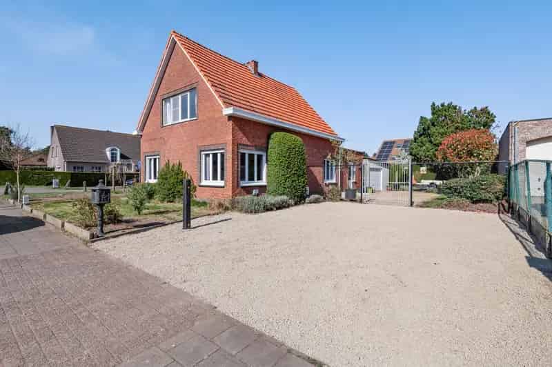 Te renoveren woning Brecht 3 slaapkamers grote tuin