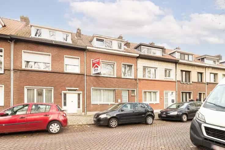 Rijwoning 5 slaapkamers Grote Tuin Huis Te Koop
