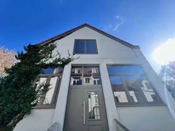 Huis Te Koop Te renoveren Villa 345m² met Parkzicht