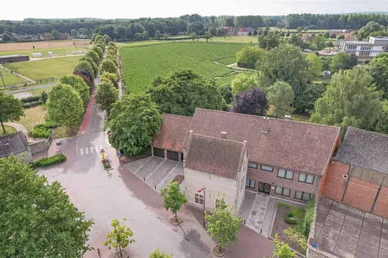 Riante woning met praktijkruimte: ideale combinatie wonen en werken