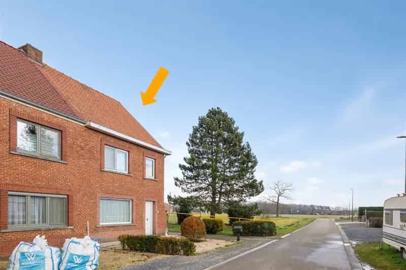Landelijk gelegen degelijk gebouw 45 jaar oud