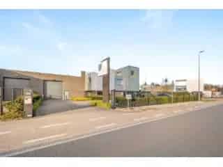 Industrieel pand te koop Lommel - Werkplaats Showroom Kantoren Wonen