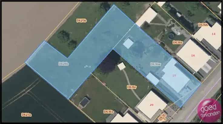 Huis Te Koop: Gezellige gelijkvloerse woning met weide en 2 keukens