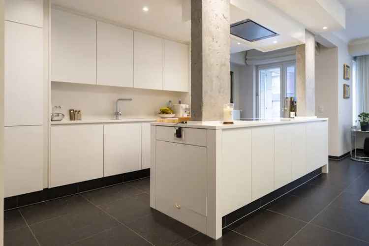 Te koop luxueus appartement in Kortrijk met stijlvolle afwerking