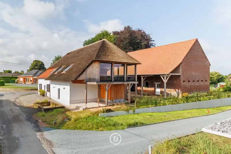 Huis te koop: Karaktervolle hoeve met schuur te renoveren