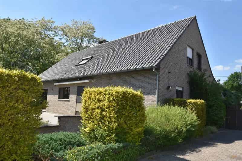 Ruime gezinswoning te Lummen met 4 slaapkamers en grote tuin