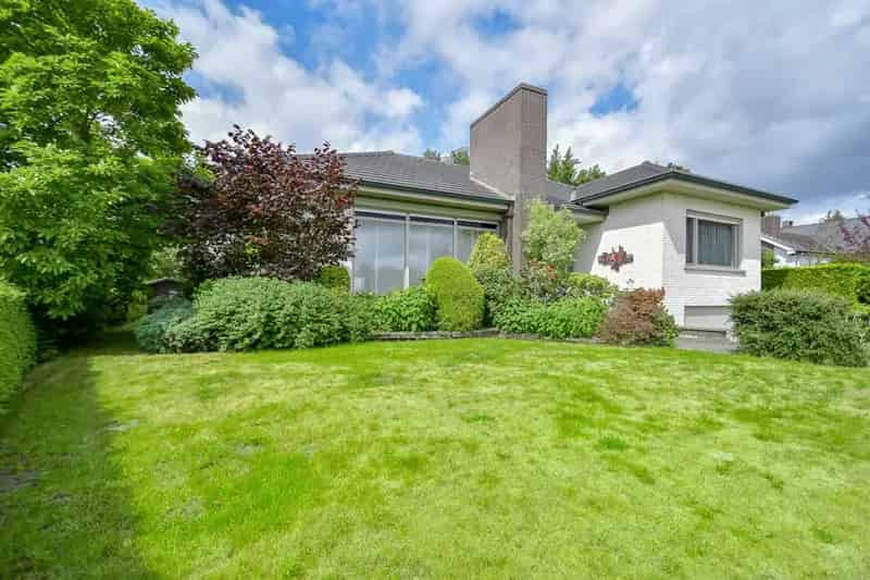 Villa te koop Oedelem 4 slaapkamers grote tuin