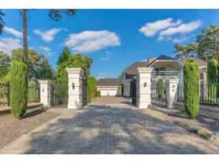 Huis te koop Hamont Achel - Elegante villa nabij natuur en faciliteiten
