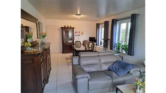 Gelijkvloers Appartement te Koop met Terras en Garage