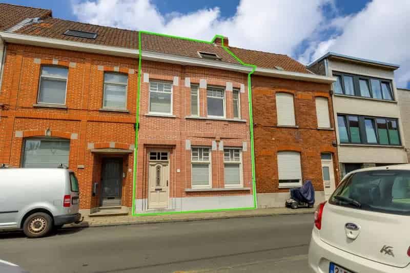 Huis te huur Zwevegem: Ruime burgerwoning met tuin