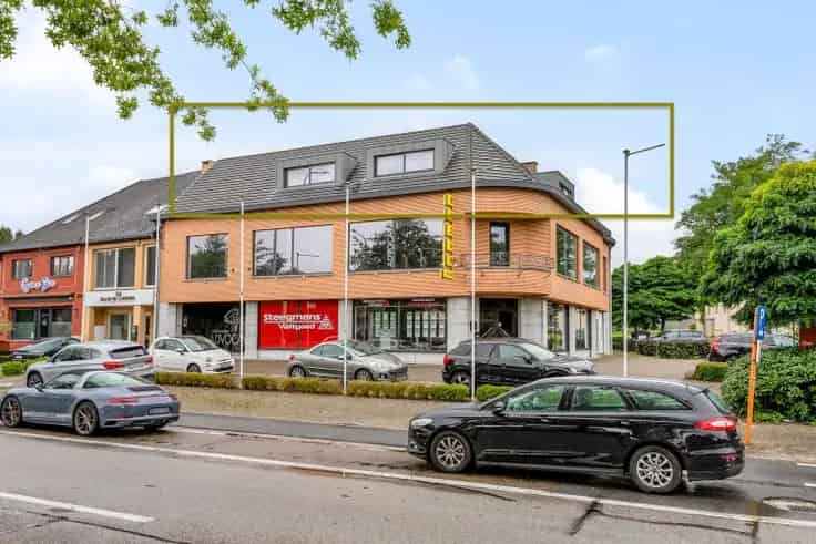 Appartement 200m2 te renoveren met garage te koop Genk