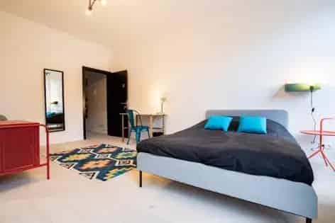 8 Slaapkamers 7 Badkamers 316m² Eigentijds Huis te huur