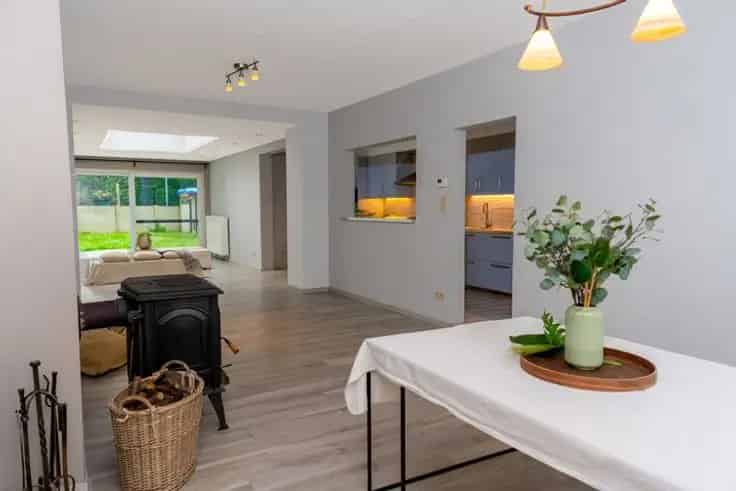 Huis Te Koop: Rustige ligging, alle comfort, garage