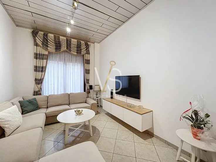 Appartementenblok te Koop Molenbeek 3 Appartementen