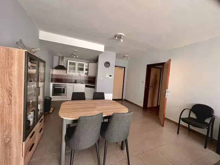 Appartement Te Koop met Tuin en Autostaanplaats