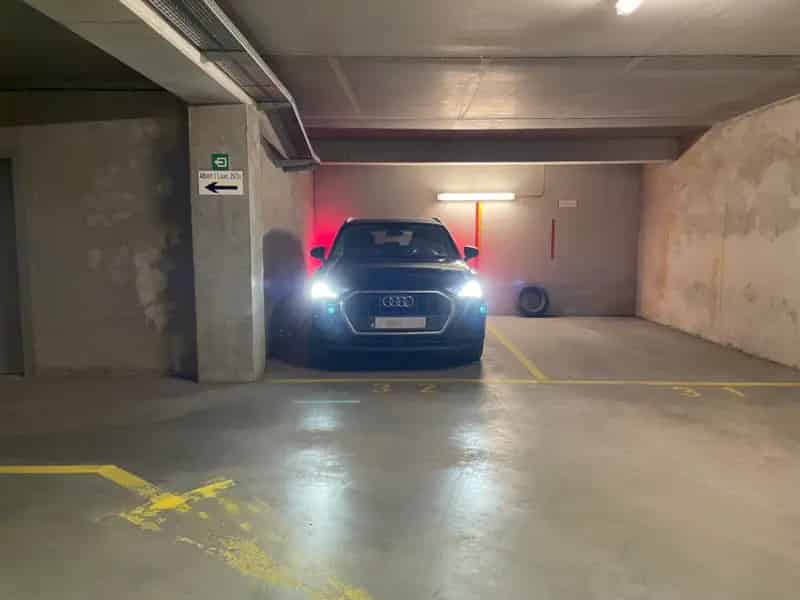 Garage te koop Nieuwpoort bad Centrale staanplaats met kelderberging