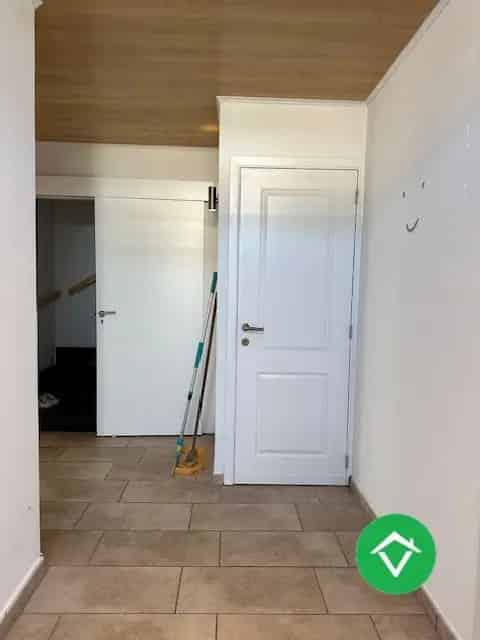 Gelijkvloers appartement Eernegem: Tuin Garage Rustige Wijk