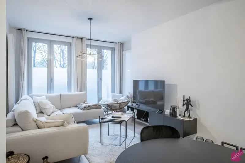 Prachtig gelijkvloers appartement met 2slpks, tuin en terras. 8535811