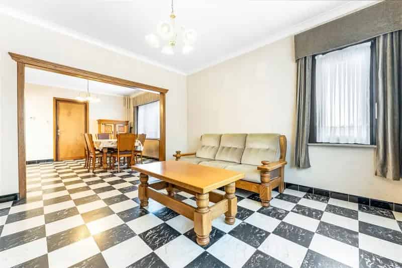 Ruime woning met grote opslagruimte te Alken
