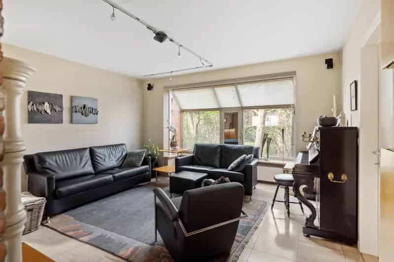 Huis te huur: Ruime gezinswoning met 4 slaapkamers en tuin