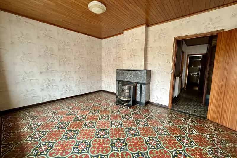 Te renoveren woning 1949 met garage op 5a 24ca