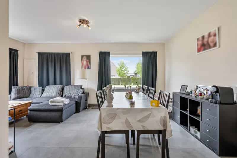 Huis te Koop Laarne: 3 Slaapkamers, Tuin en Garage