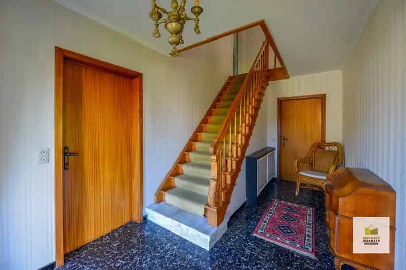 Te renoveren villa 4 slaapkamers loods 1696m2 Wingene