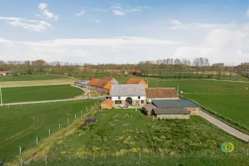 Huis te huur: Moderne hoeve met schuur, smaakvol gerenoveerd
