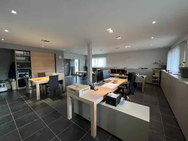 Bedrijfsgebouw met Kantoor te Huur Heusden-Zolder