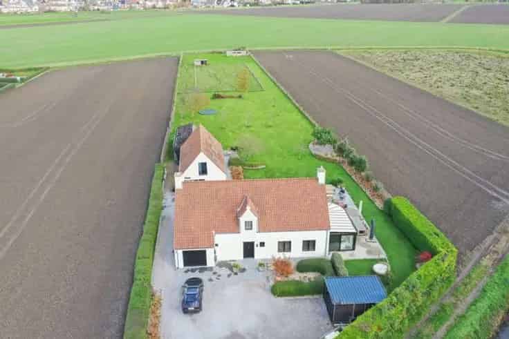 Villa Te Koop Knokke Heist: Luxe Villa met Bijgebouw