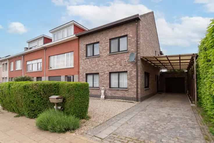 Huis Te Koop Rustige Woonwijk Nabij Scholen