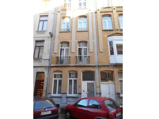 Appartementen te huur 3 en 4 slaapkamers 1910 gerenoveerd 2006