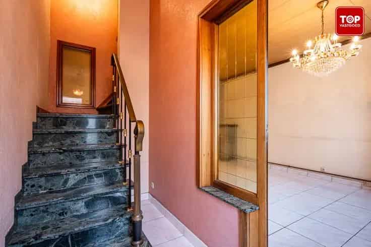Huis Te Koop Gent: Op te frissen HOB met 3 slaapkamers en tuin