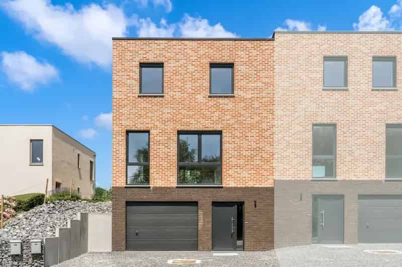 Huis te huur: BEN-woning 3 slaapkamers, dubbele garage, Voeren