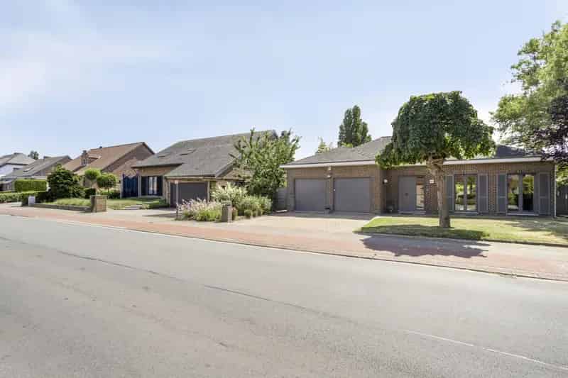 Huis te koop Wommelgem: Moderne laagbouwwoning met tuin
