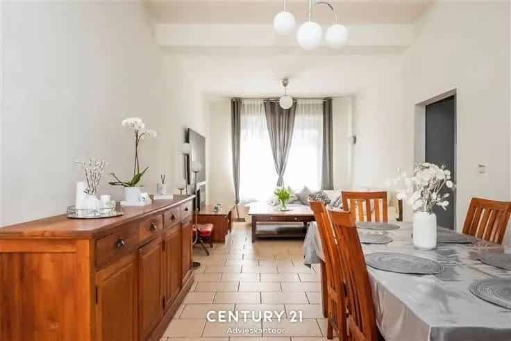 Huis te Koop Berchem 4 Slaapkamers Stadstuin