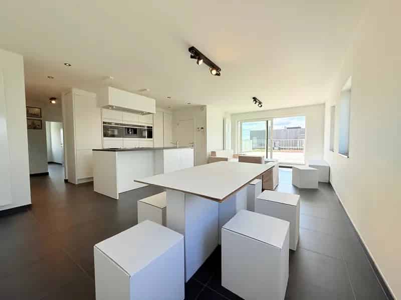 Dakappartement te koop met ruim zonneterras
