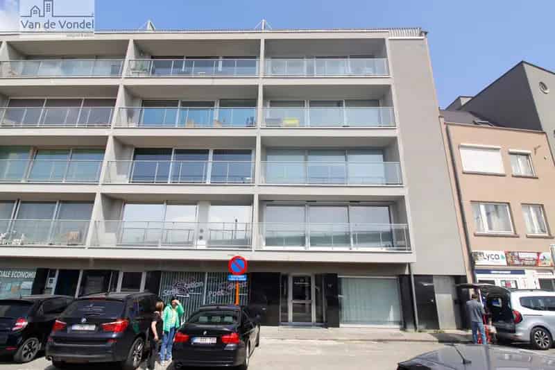 Appartement te huur Denderleeuw: 2 slaapkamers, groot terras en garagebox