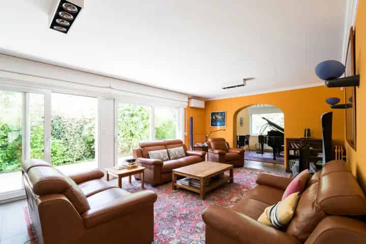 Luxe Villa te Koop 5 slaapkamers Grote Tuin Gerenoveerd